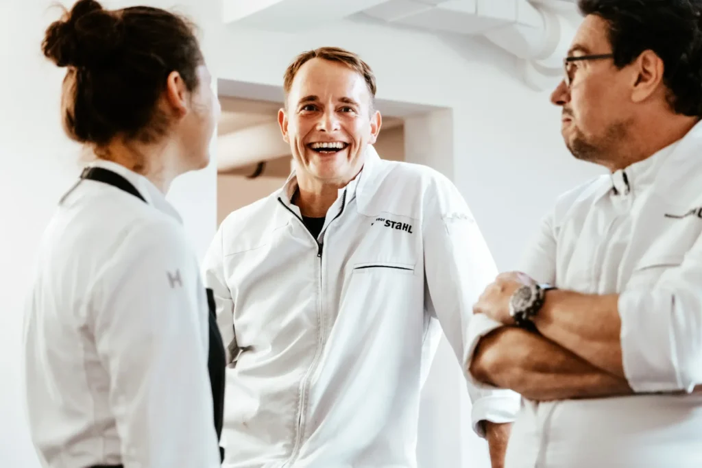 Gruppenaufnahme Küchenchefs im Fine Dining Restaurant Stahl: Magdalena Ertel, Christian Stahl, Dominique Schweiger