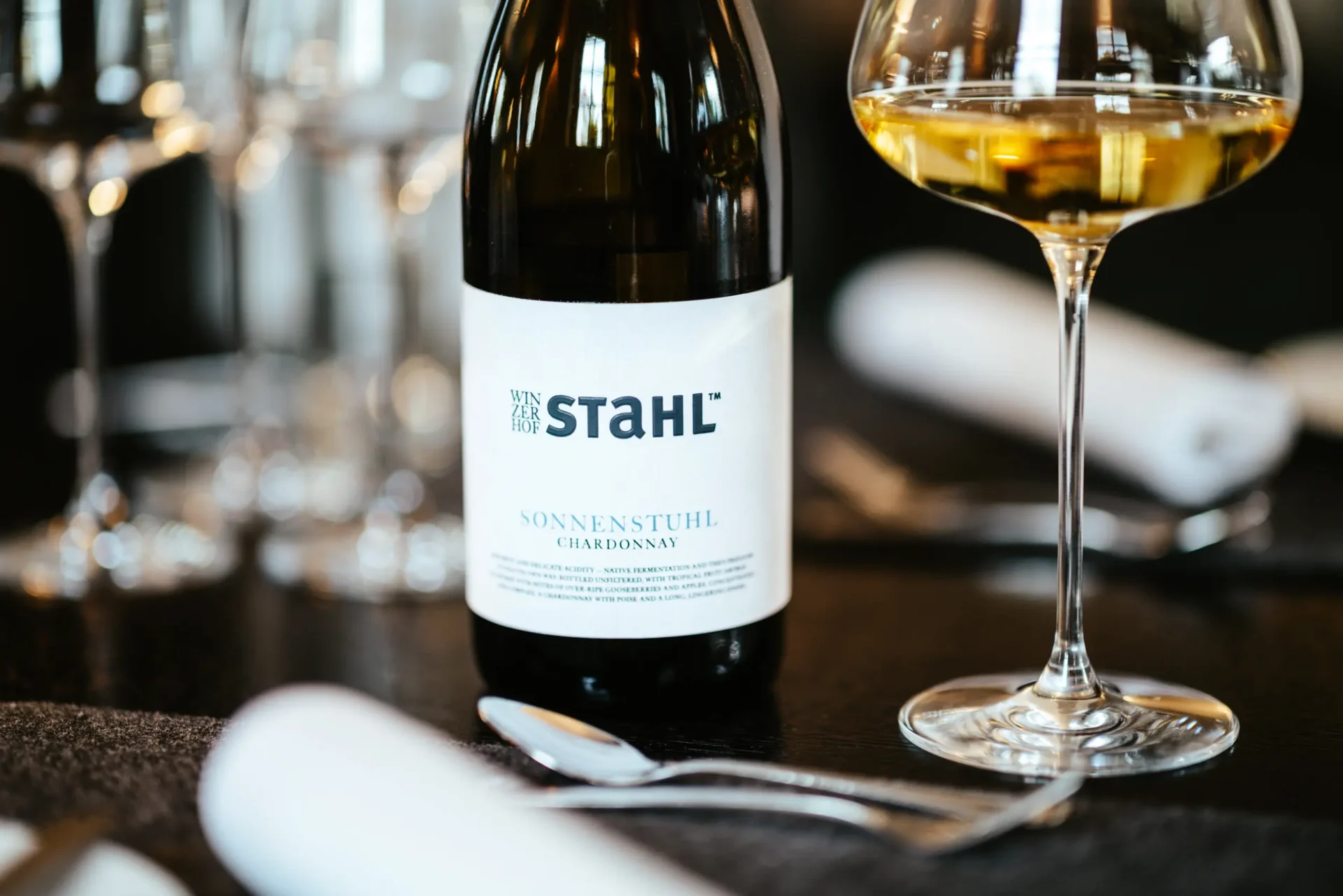 Fine Dining im Restaurant Stahl Auernhofen: Stahlwein Sonnenstuhl Chardonnay