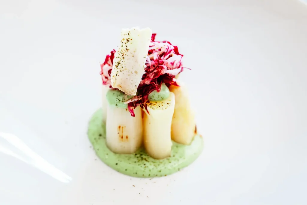 Fine Dining Restaurant Stahl Auernhofen: Spargel l Lauchasche