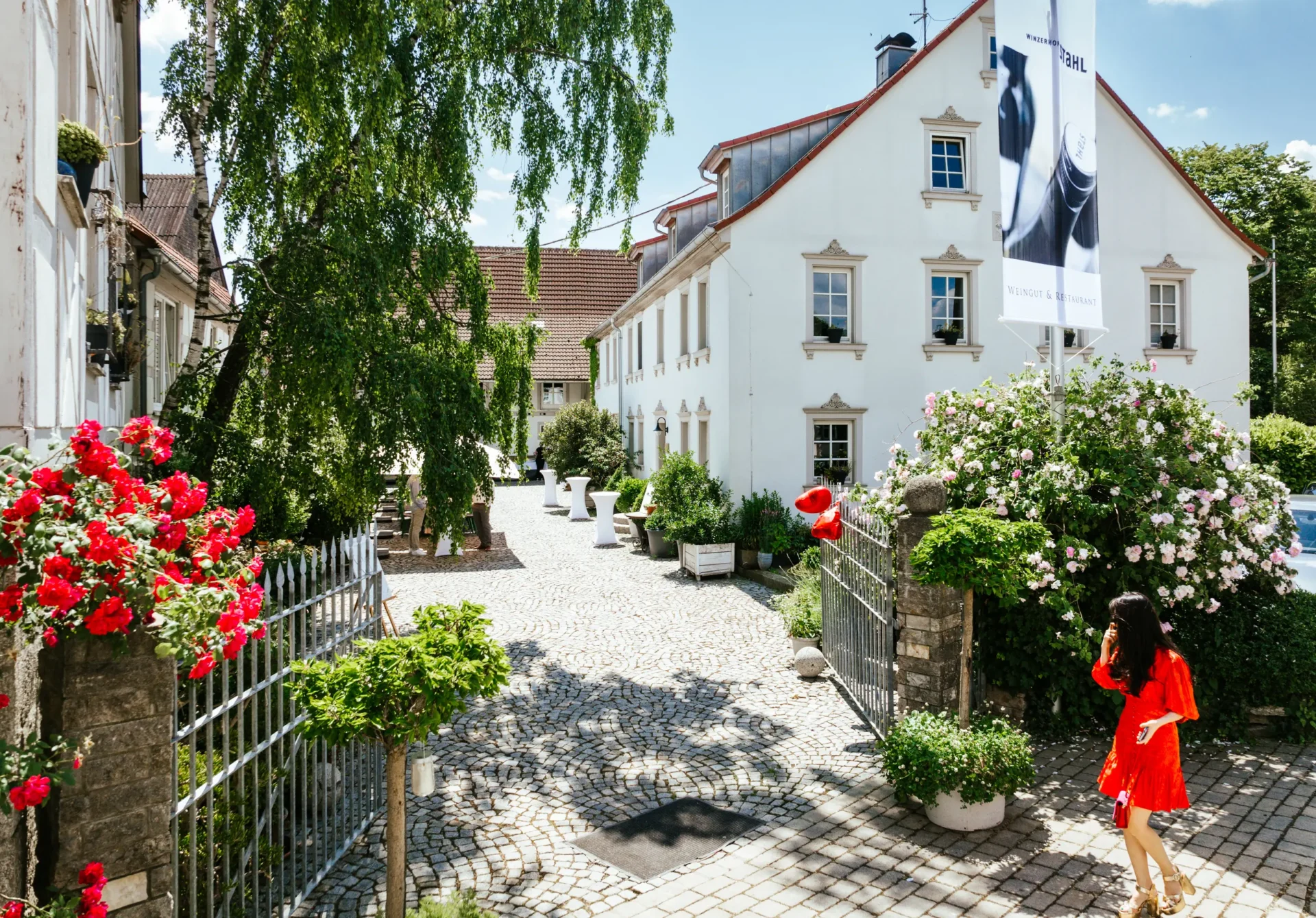 Die Hochzeitslocation am Taubertal zw. Würzburg u. Rothenburg, Franken · Winzerhof Stahl™ Auernhofen · fein speisen, feine Weine, feiern bis zum Morgengrauen