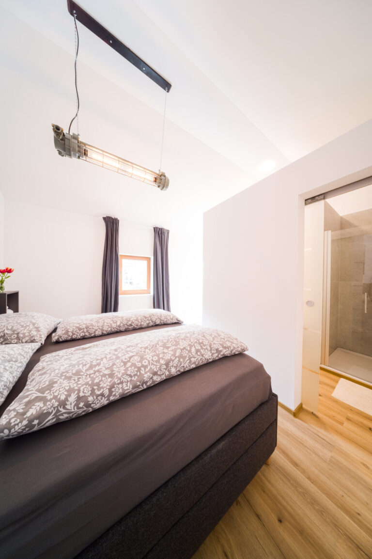 Bäcker-Suite im Winzerhof Stahl - modern, einfach, mit eigenem Bad