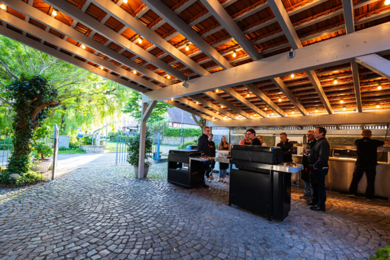 Weber Grill Academy im herrlich gelegenen Innenhof im Winzerhof Stahl Auernhofen
